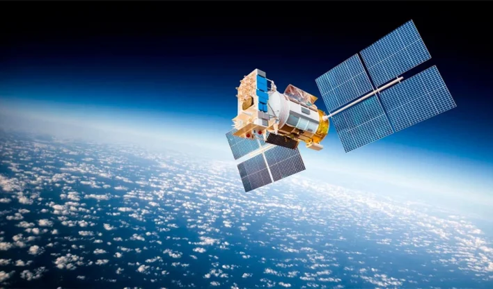 Presidente da FCC critica atrasos da Amazon e defende plano de satélites da SpaceX 2 news 10165 1773306503