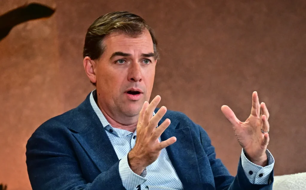 CEO da AWS explica investimento bilionário em Anthropic e OpenAI apesar da concorrência 2 news 10569 1775725478