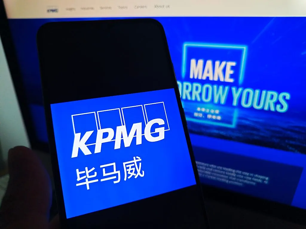 KPMG retira relatório sobre uso de IA após críticas por informações falsas e alucinações da IA 2 news 11456 1781427873