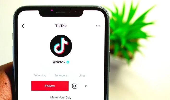 IA cria médicos falsos e espalha desinformação médica no TikTok, alerta Reino Unido 3 IA cria médicos falsos e espalha desinformação médica no TikTok, alerta Reino Unido